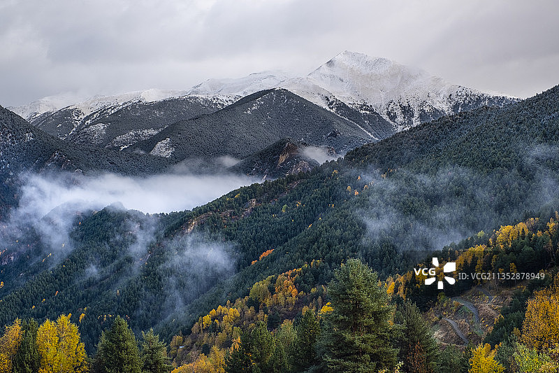 安道尔拉马萨纳雪山风光图片素材