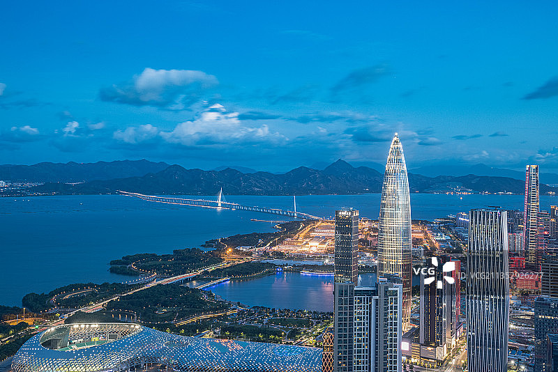 后海湾区的晚上图片素材