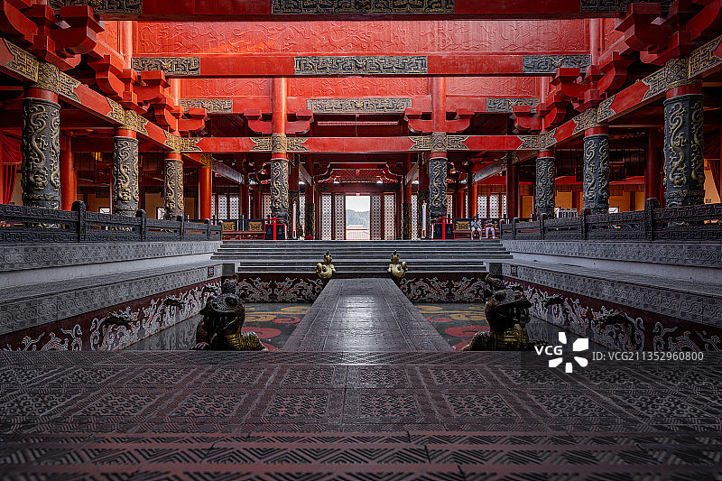 横店影视城秦王宫四海归一殿许愿池图片素材