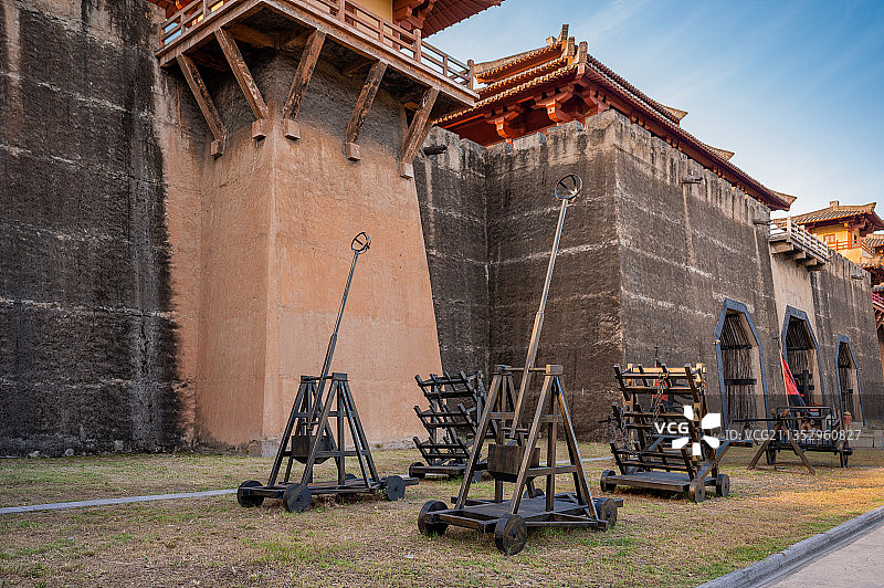 横店影视城秦王宫古代战车模型图片素材