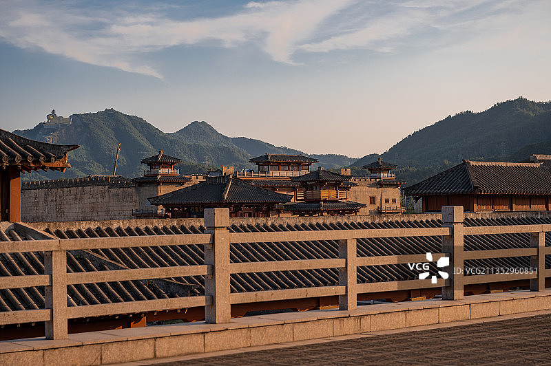 横店影视城秦王宫四海归一殿广场栏杆图片素材