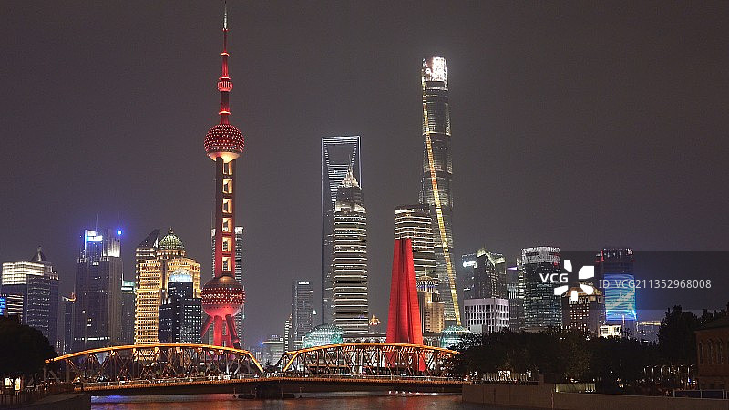 上海外滩中秋国庆假期夜景灯光秀风光图片素材
