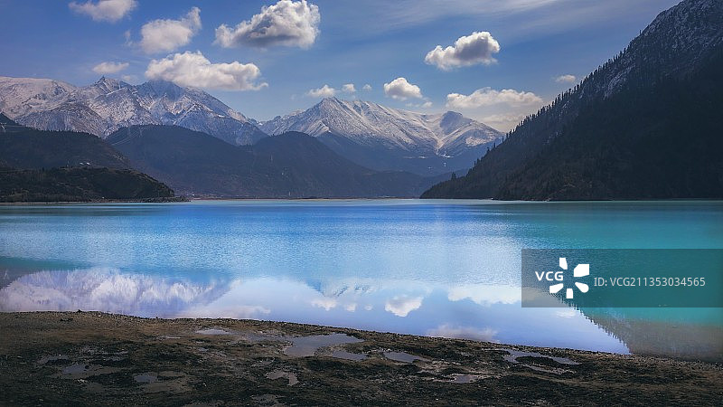 旅游胜景然乌湖图片素材