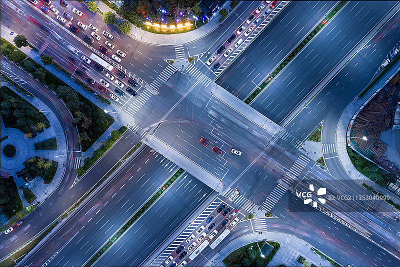 垂直视角航拍高架桥十字路口图片素材