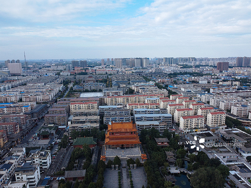 许昌 魏都区  春秋广场  胖东来 建设路 曹魏古城图片素材