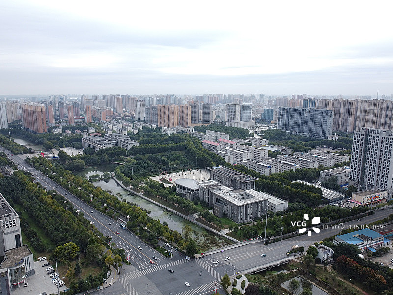 驻马店市 驿城区  开源大道 驻马店市体育中心  黄淮学院图片素材