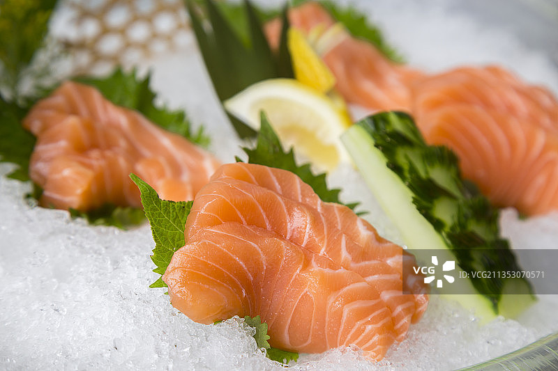 三文鱼刺身特写图片素材