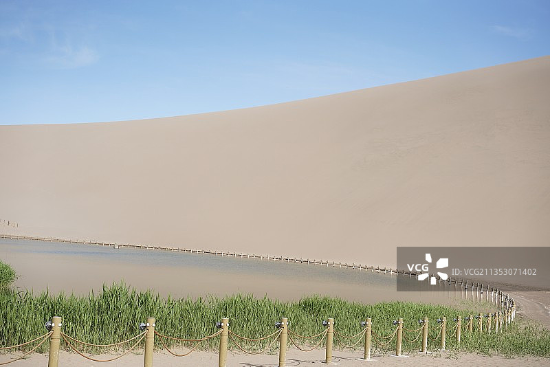 鸣沙湖月牙泉图片素材