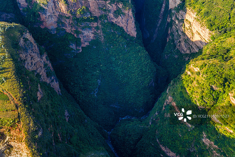 云南省楚雄州武定县己衣大裂谷图片素材