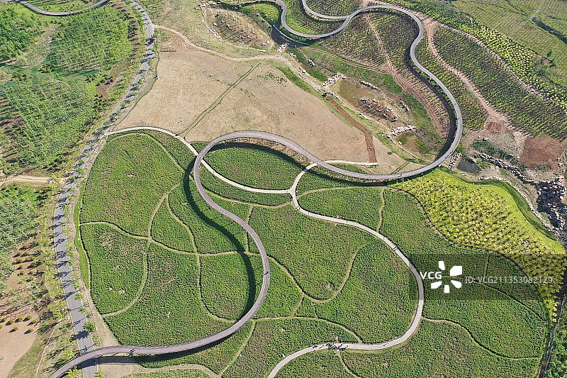 人与自然的和谐家园图片素材