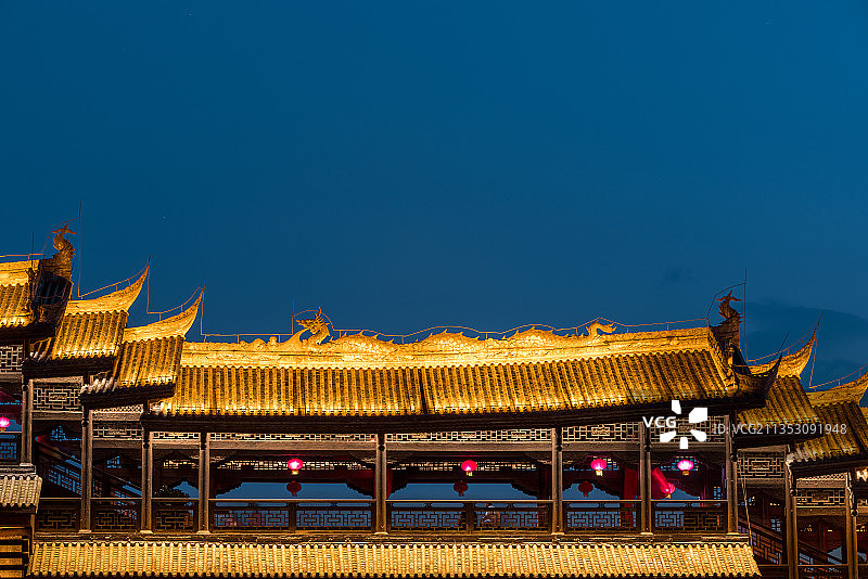 重庆濯水古镇风雨廊桥夜景图片素材