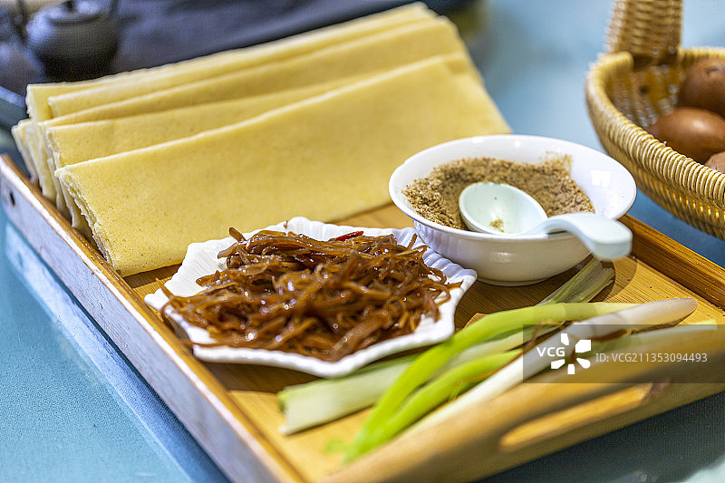 山东煎饼卷大葱图片素材