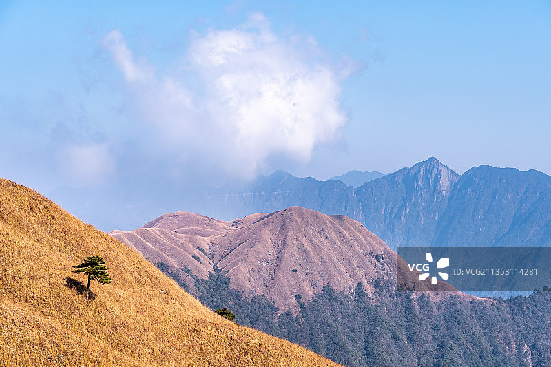 江西武功山冬日群山风光图片素材