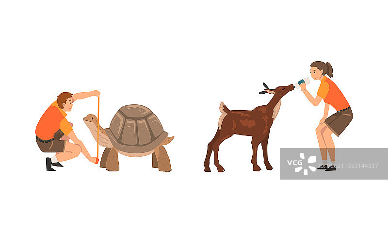 男人和女人饲养员进行喂食图片素材