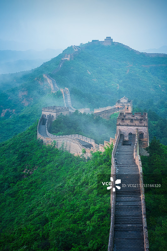 夏季河北省承德市金山岭长城云雾图片素材