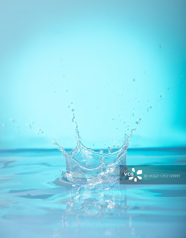 水面上的水花图片素材