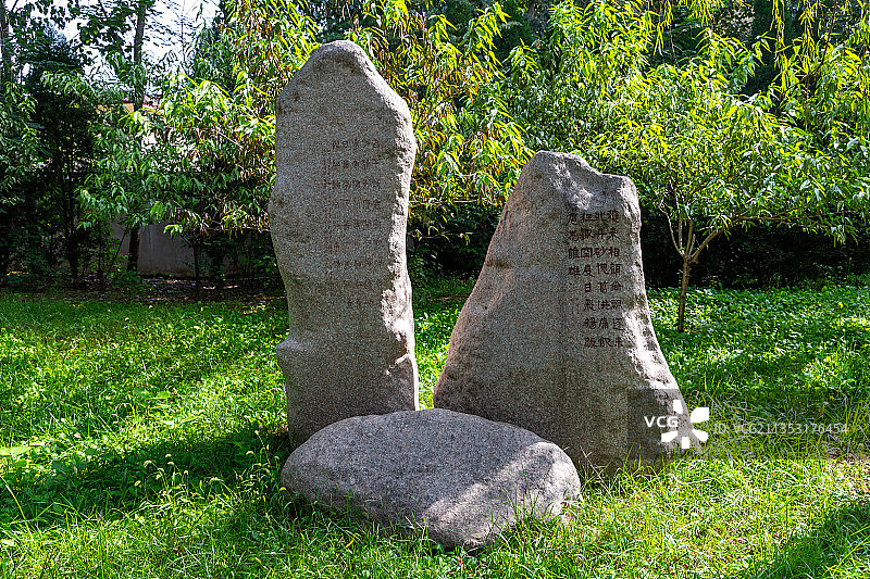 河南省郑州市巩义杜甫故里文化园杜甫像图片素材