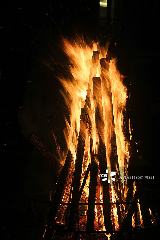 夜晚的篝火图片素材