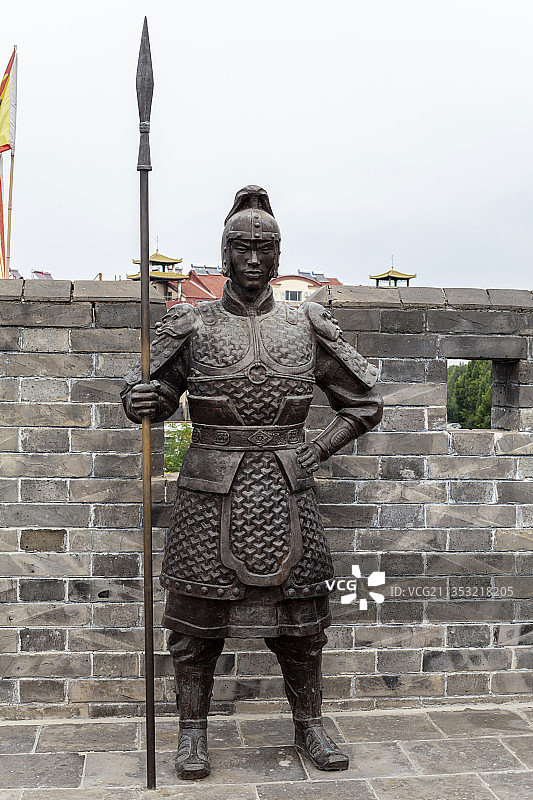 山东潍坊青州古城城墙上的雕塑图片素材