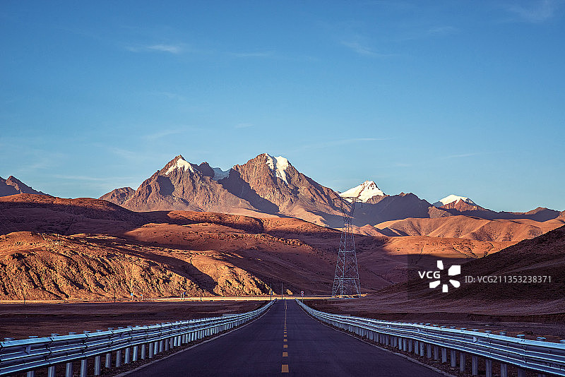 藏区的路图片素材