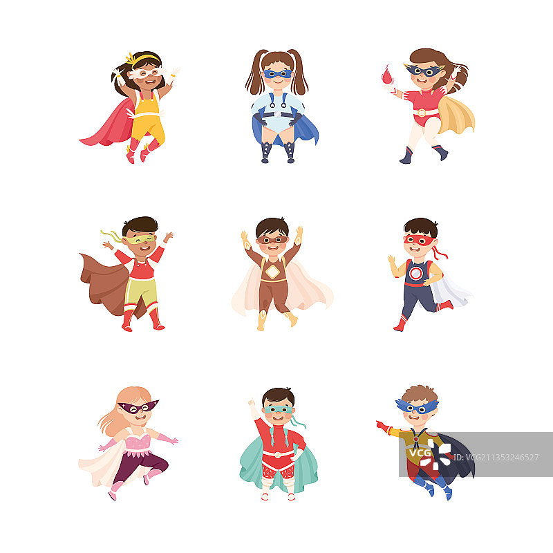 小男孩和女孩穿着超级英雄的服装图片素材