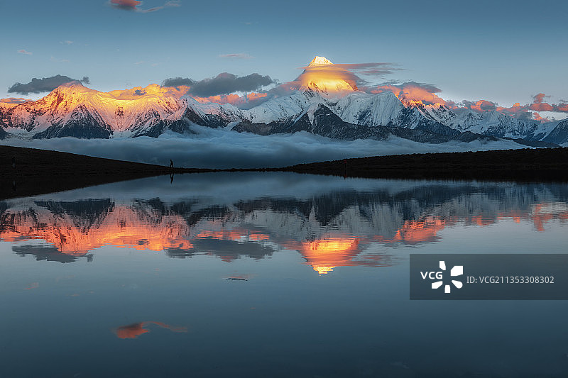 天空之镜冷嘎措图片素材