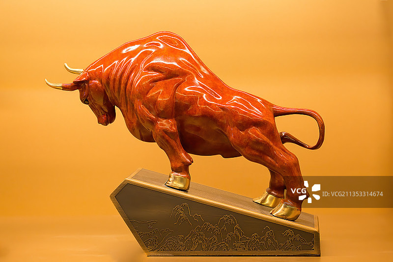 吉祥物牛摆件图片素材