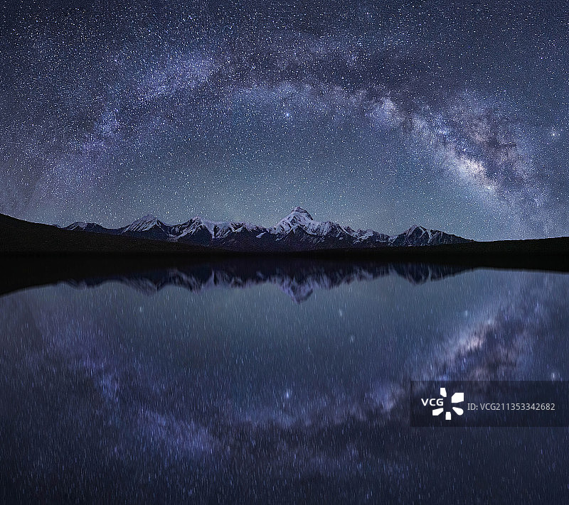 贡嘎星月神话图片素材