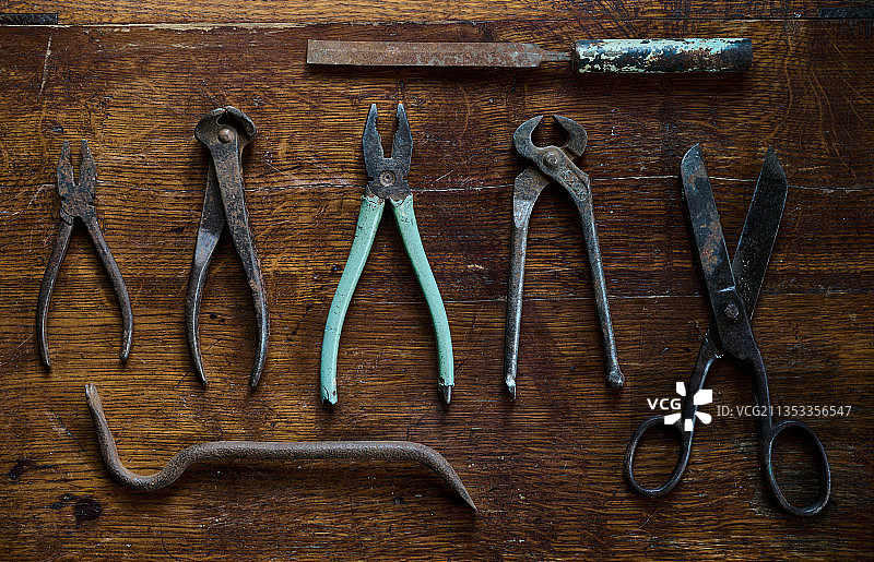 桌面上工作工具的俯视图，白俄罗斯图片素材