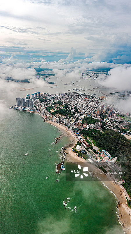 中国广东省阳江市阳西县沙扒湾海天沙滩图片素材