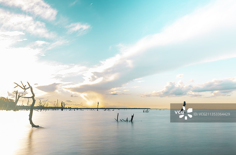 阿根廷科连特斯日落时分的海景图片素材