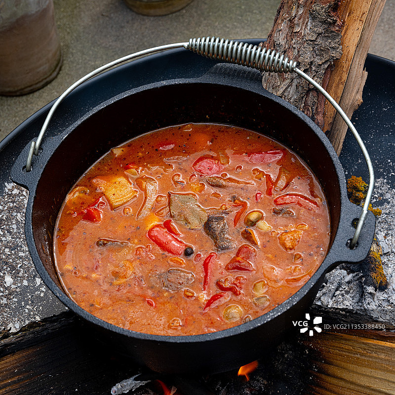 餐桌美食平底锅俯视图图片素材