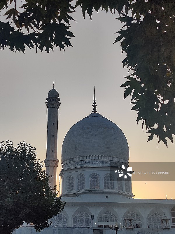 克什米尔地区最受尊敬的清真寺哈兹拉特巴尔神社，这里安全地保存着先知穆罕默德的头发遗物图片素材