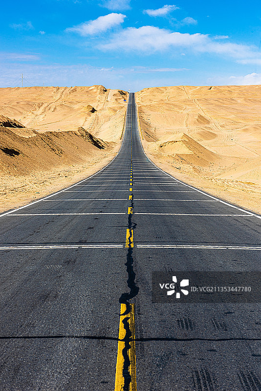 最美G315国道青海段U型公路图片素材