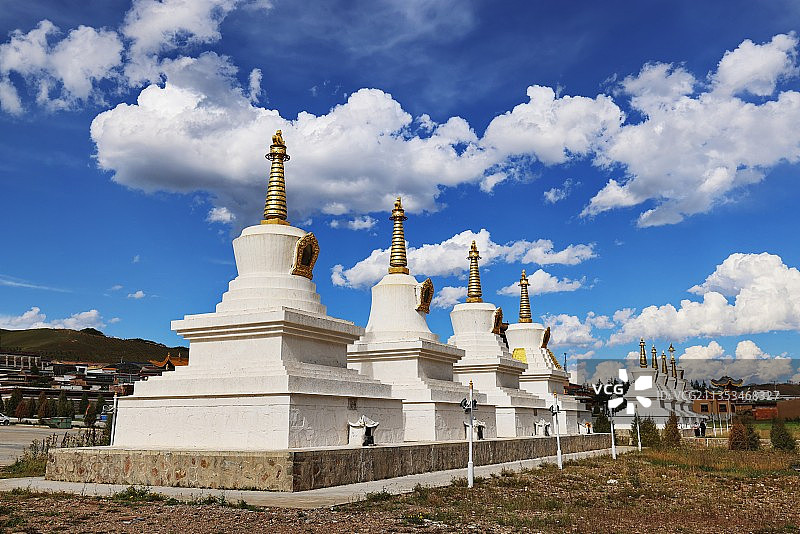 甘南合作寺白塔图片素材