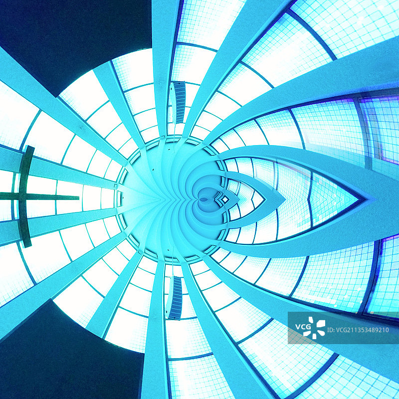 抽象教堂天花板，对称图案图片素材