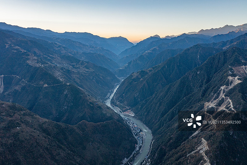 云南省怒江州怒江大峡谷航拍风光图片素材