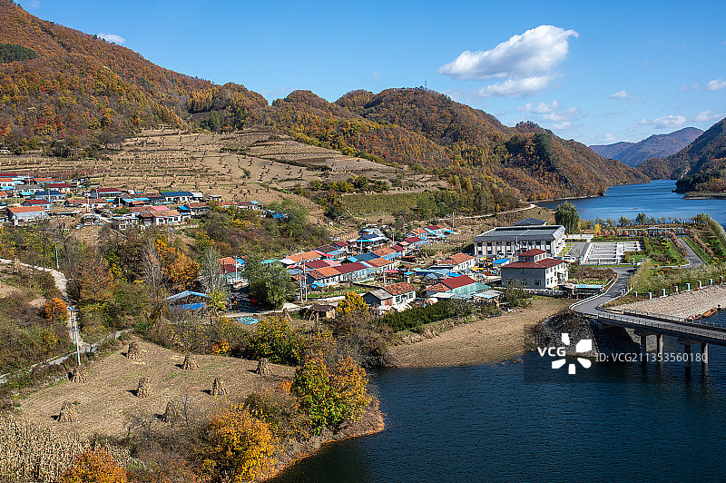 秋日里的云峰湖图片素材