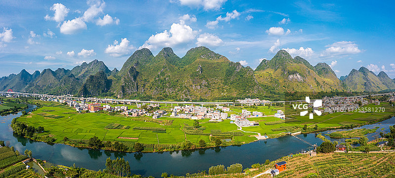 广西都安地下河国家地质公园天窗群图片素材