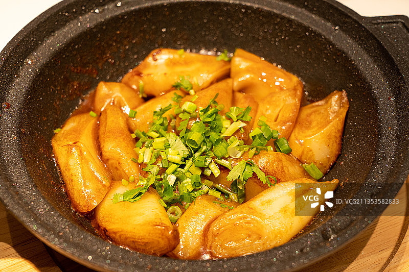 广东广州菜粤菜美味瓦煲砂锅煲啫啫牛腩汁肠粉图片素材