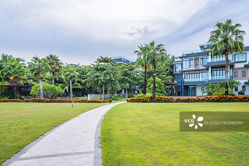 三亚亚龙湾别墅庭院图片素材