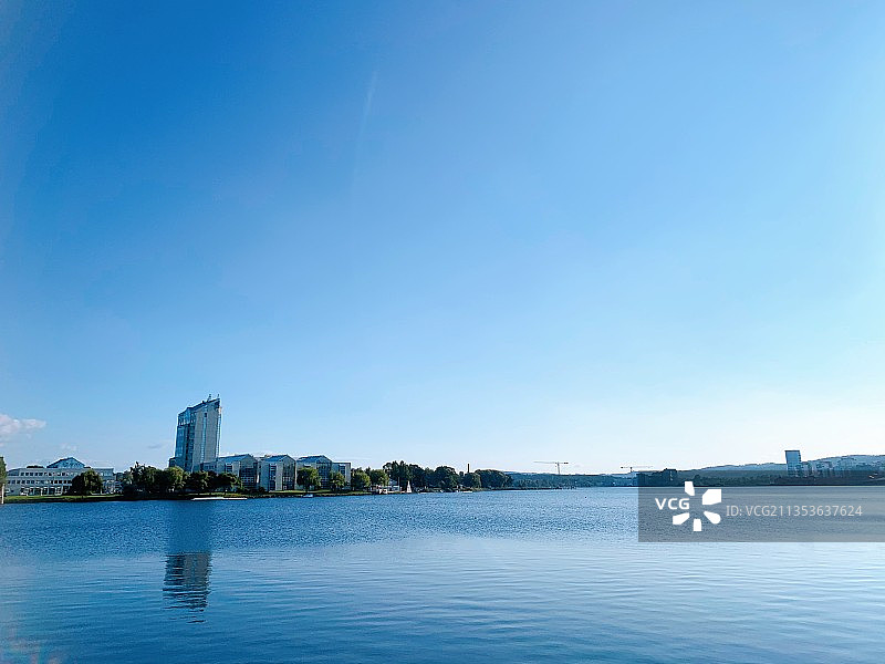 白昼晴天的延雪平风光图片素材
