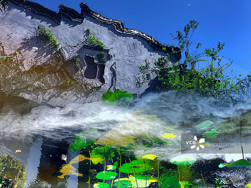 安徽省休宁县西溪南风景区徽式建筑图片素材