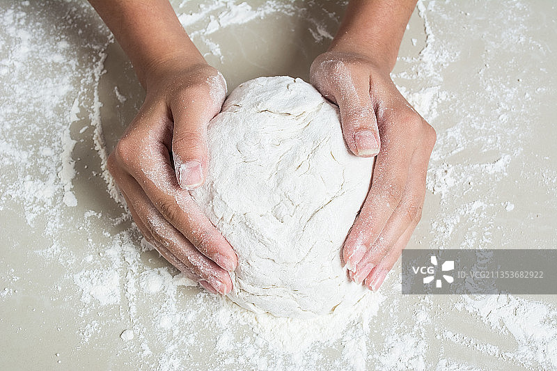 揉面包饺子图片素材
