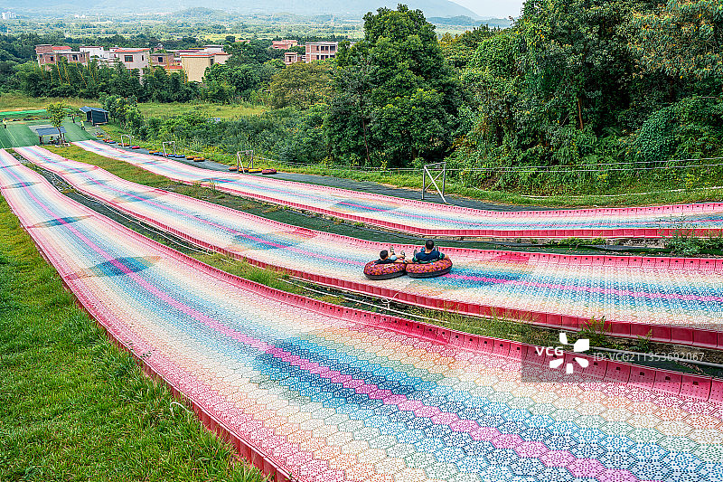 南丹山的玻璃桥，滑道图片素材