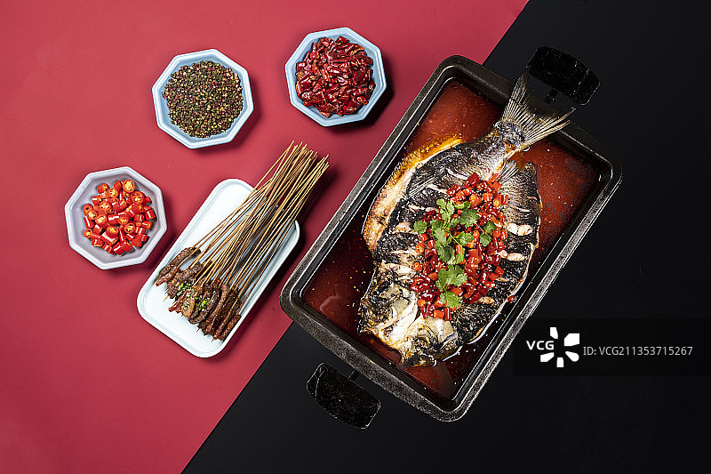 炭火烤鱼图片素材