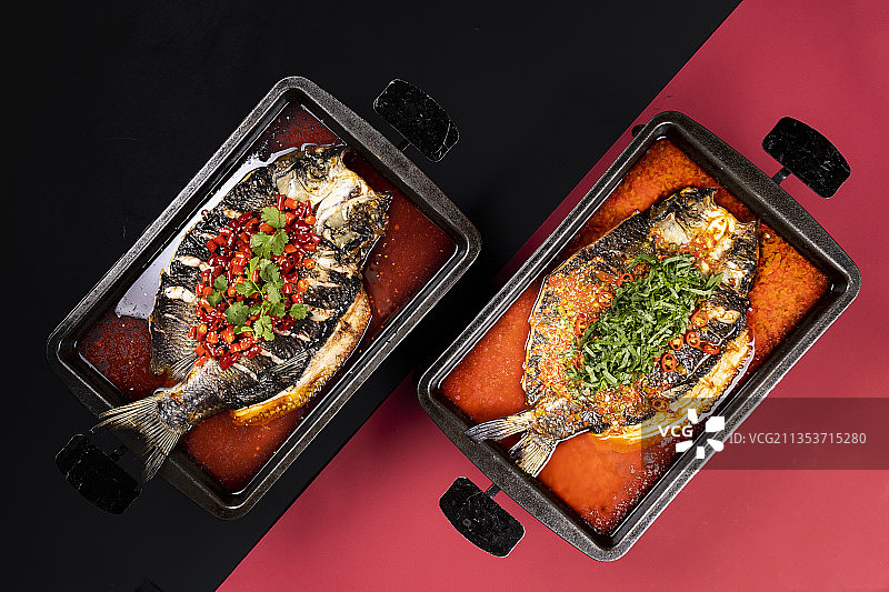 炭火烤鱼图片素材