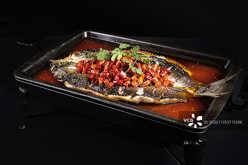 炭火烤鱼图片素材