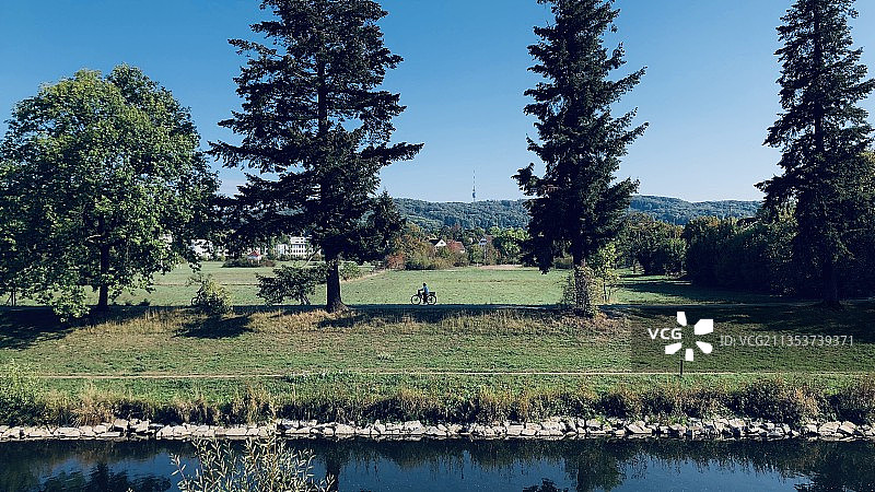 瑞士巴塞尔与德国魏尔交界的莱茵河。图片素材