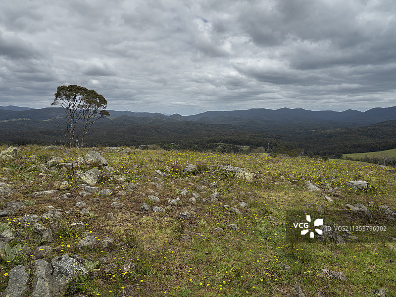 崎岖的乡村风光图片素材